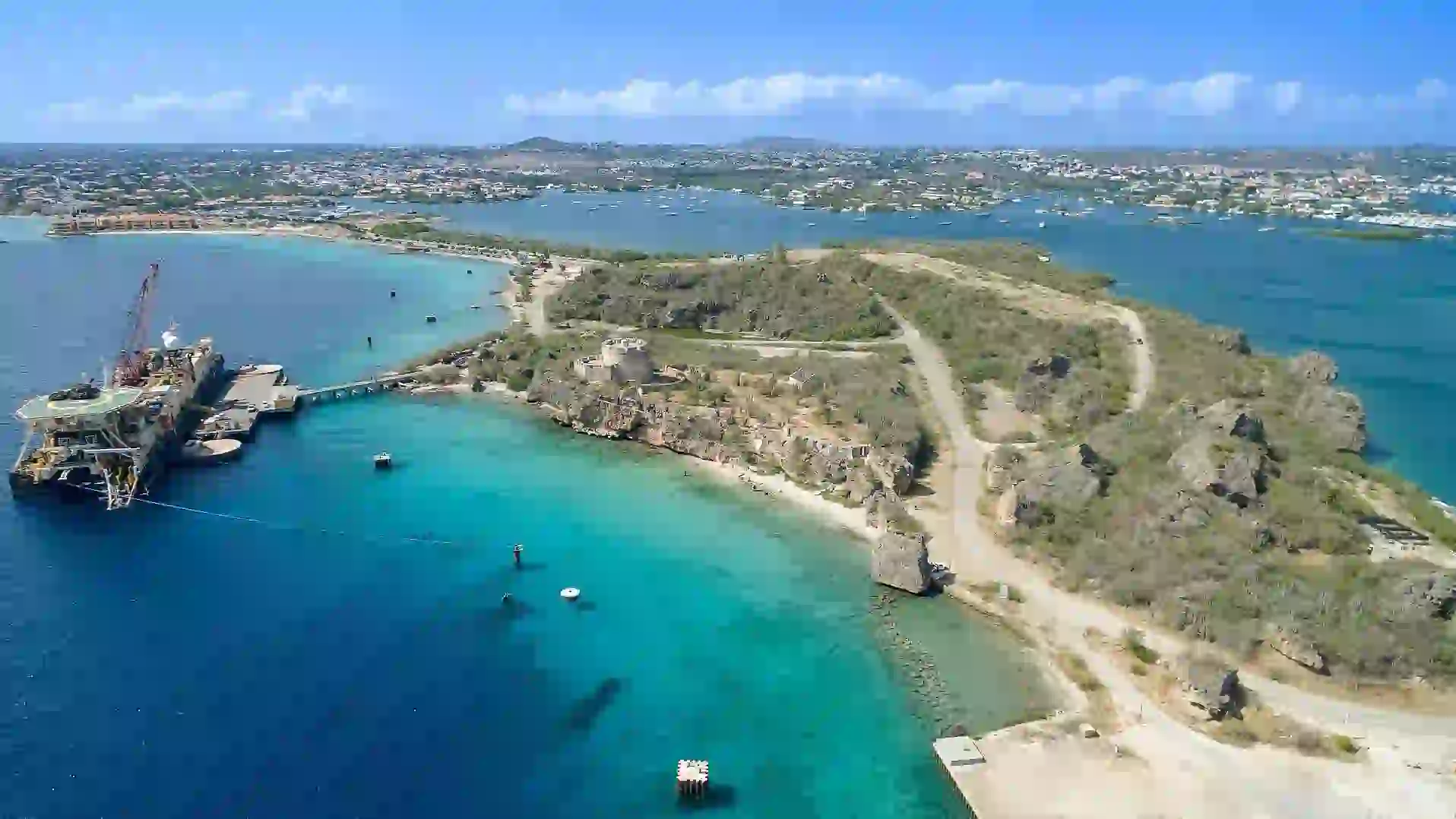Caracasbaai, strand op Curaçao